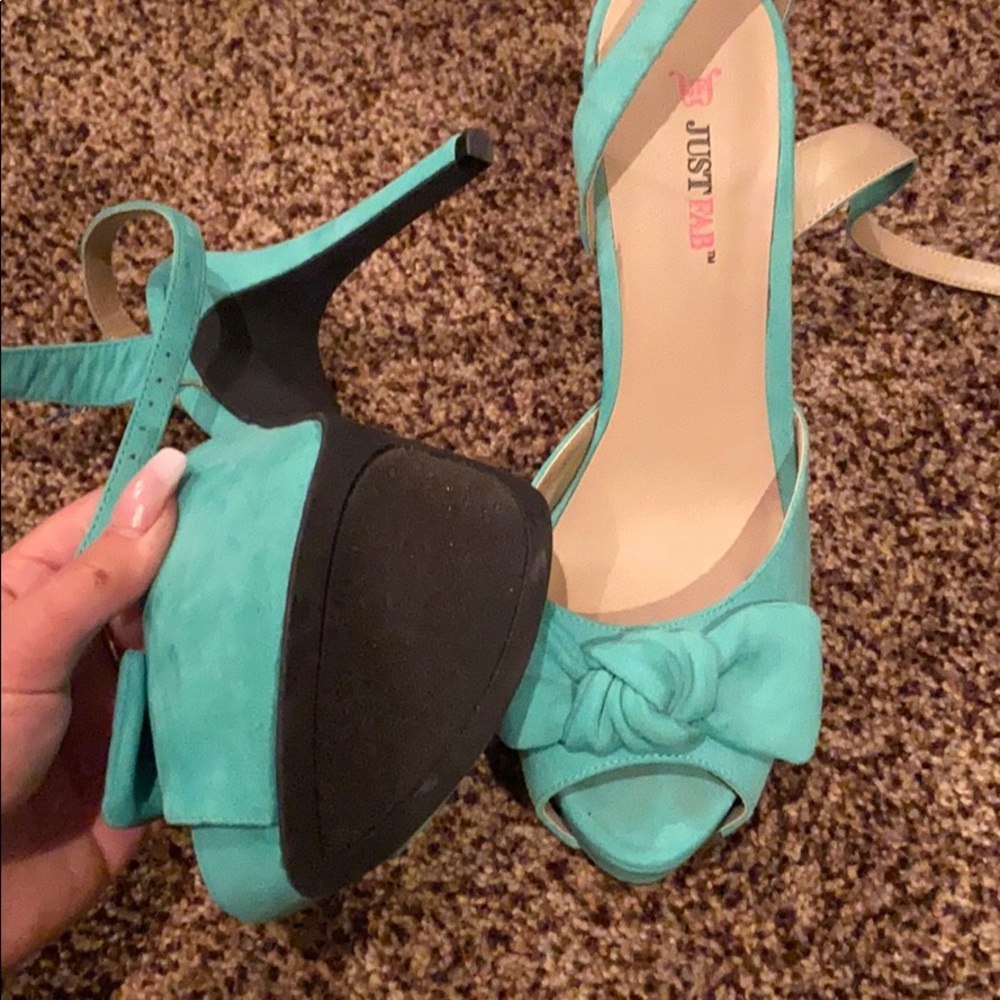 Heals - Picture 2 of 4